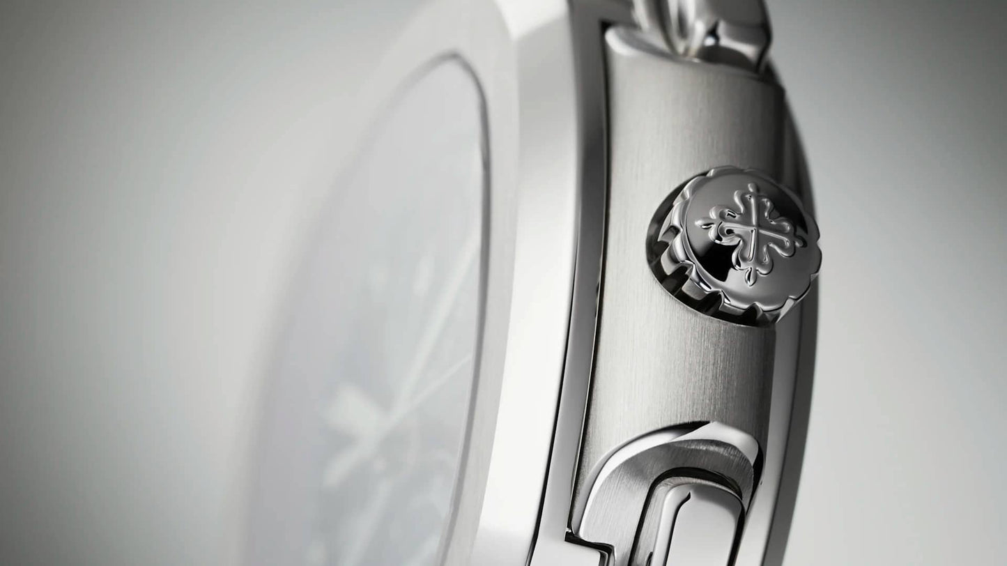 PATEK  PHILIPPE NAUTILUS - FLAYBACK TEMPO DE VIAGEM SILVER